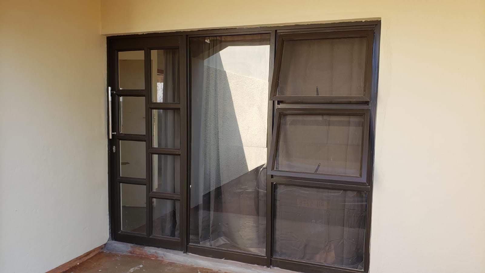 Durable aluminium door frames and panels installation