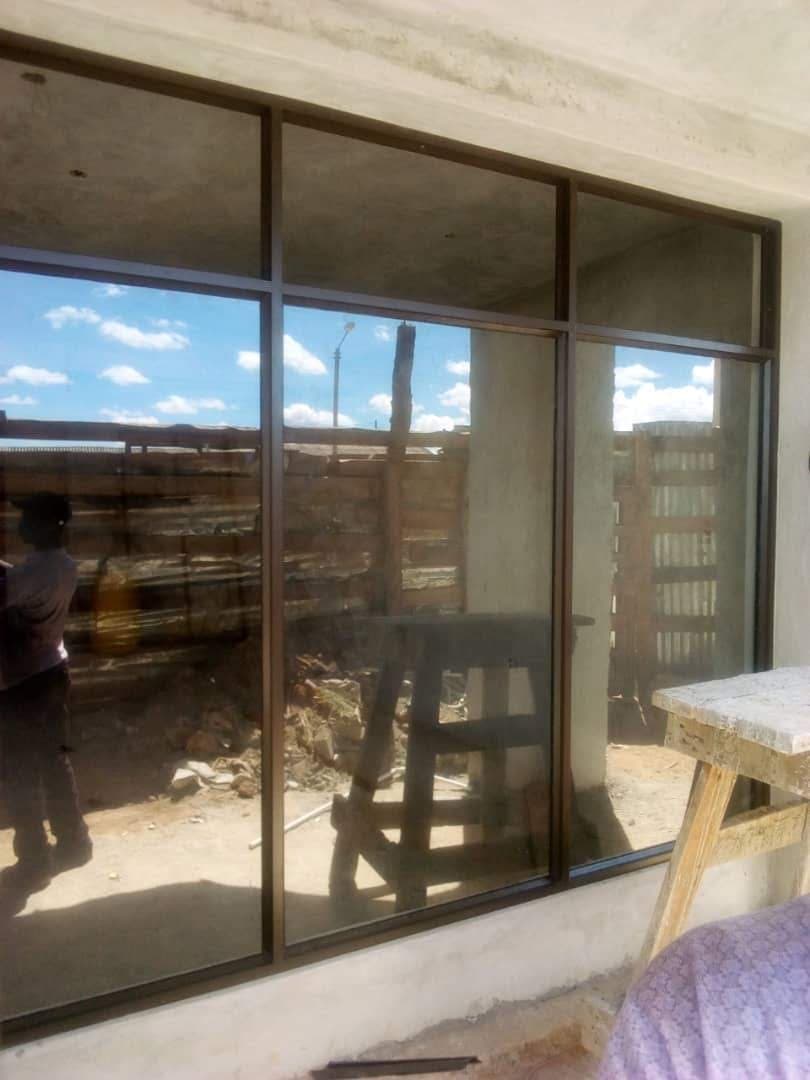 Energy-efficient aluminium window frames