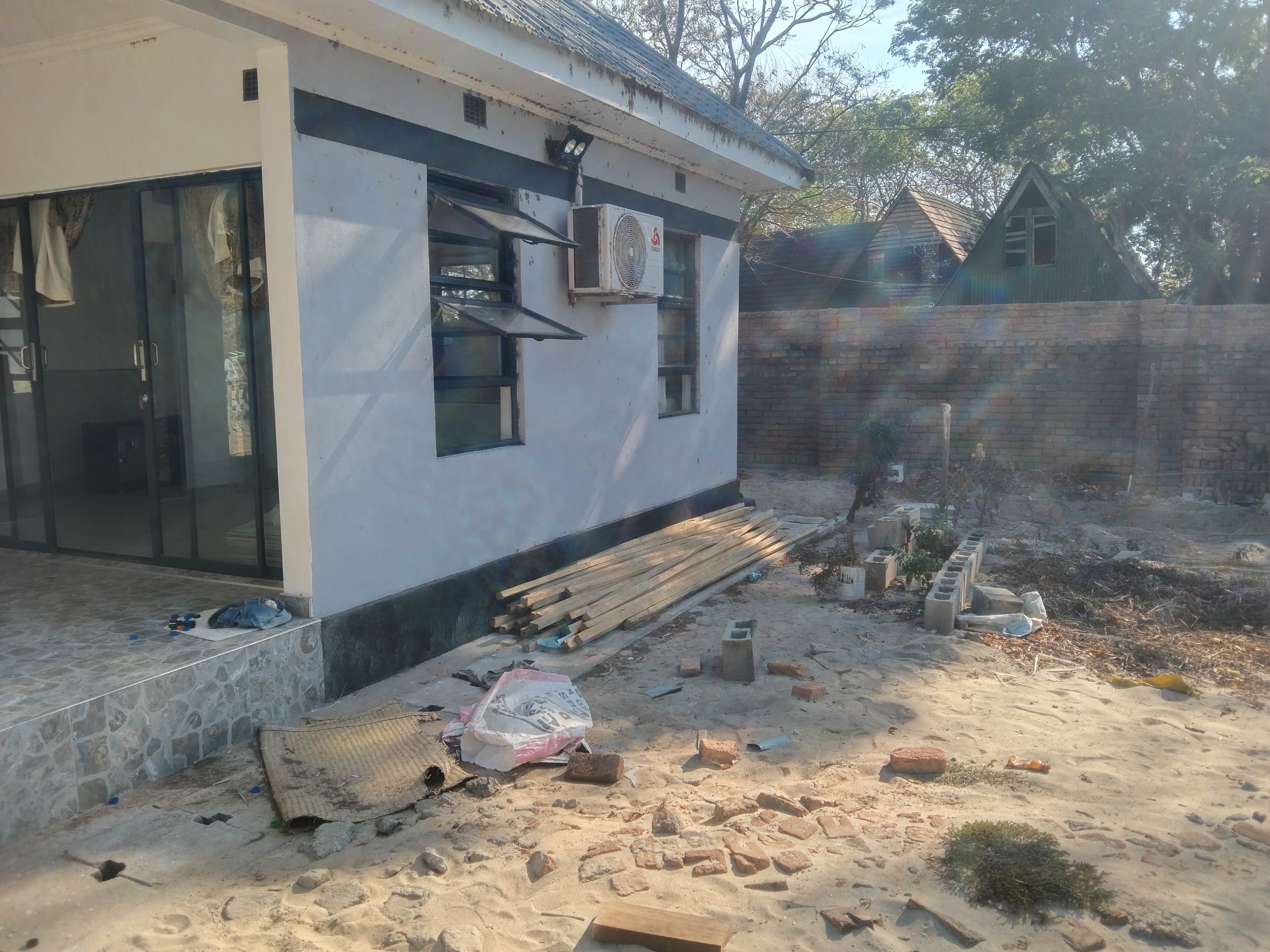 Frosted privacy glass installation for homes