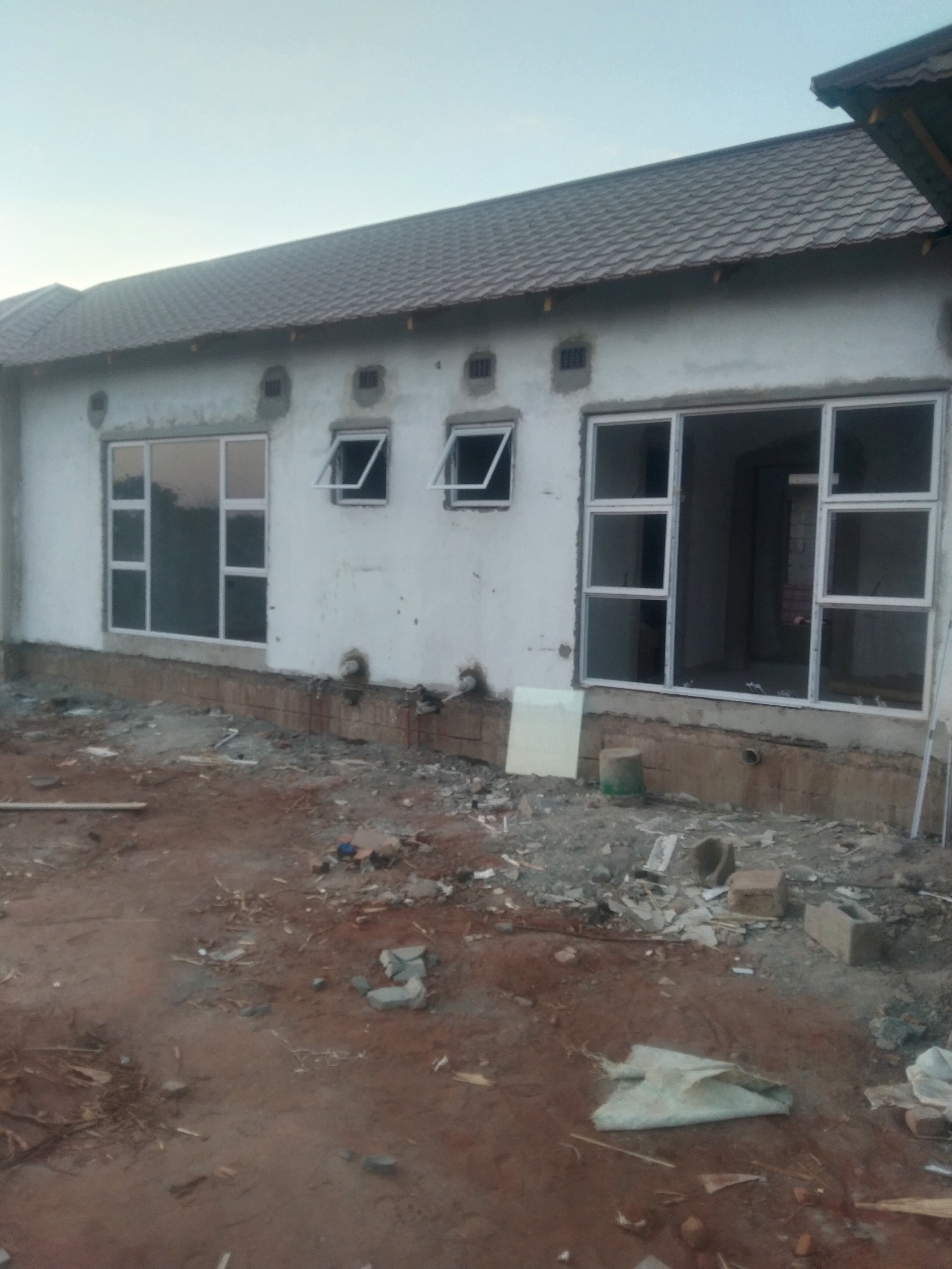 Decorative glass designs for modern homes in Malawi